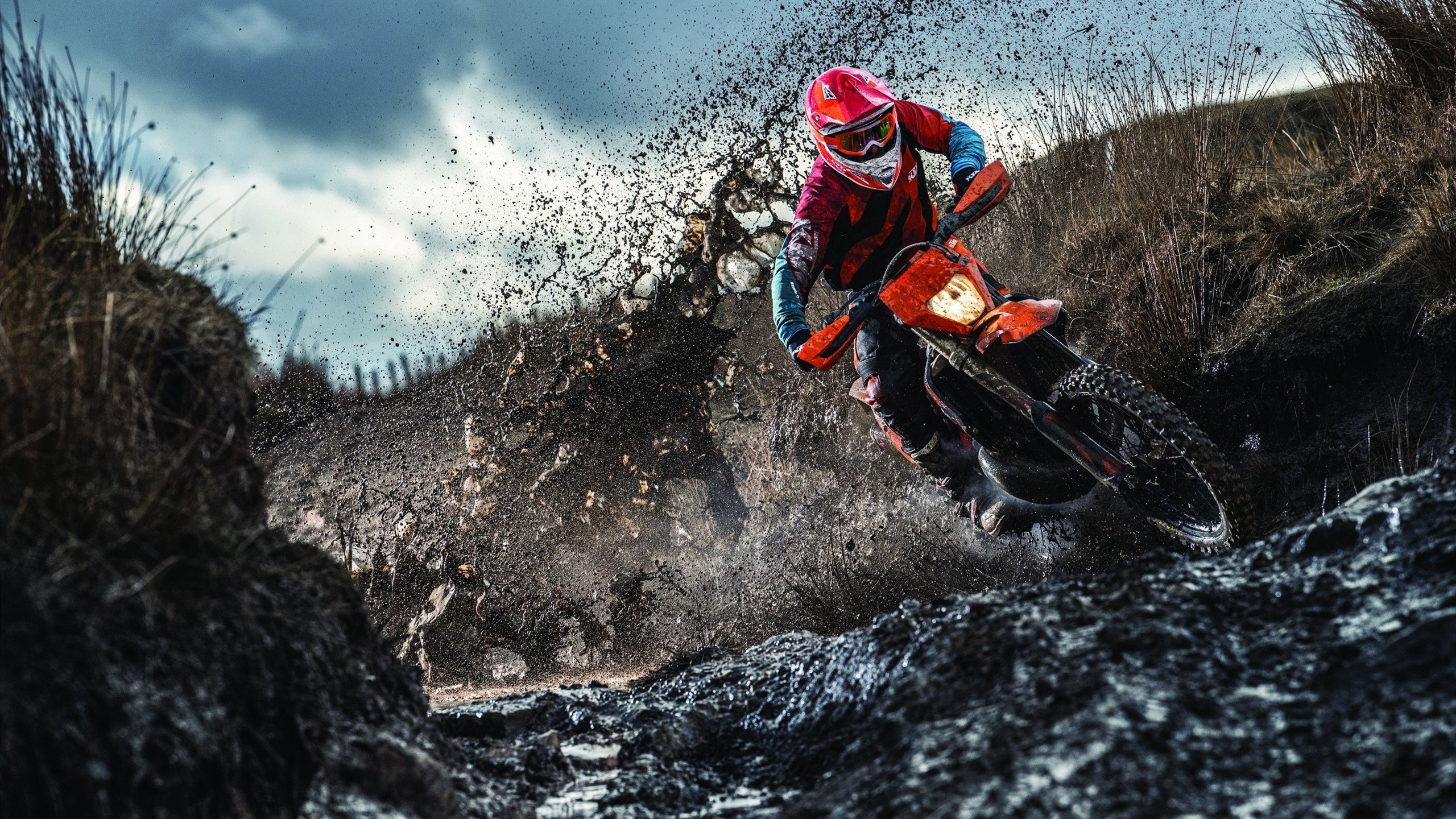 爱游戏官方网站入口登录-_运动员专访：背后的训练故事与未来目标_，运动员刻苦训练的故事